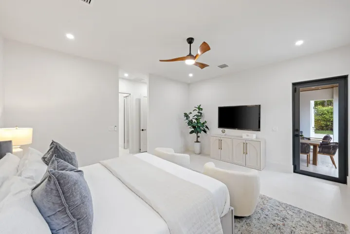 1160 Emerald Lane - 33.jpg-SMALL