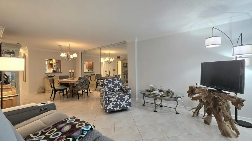 Living Area/Dining Area