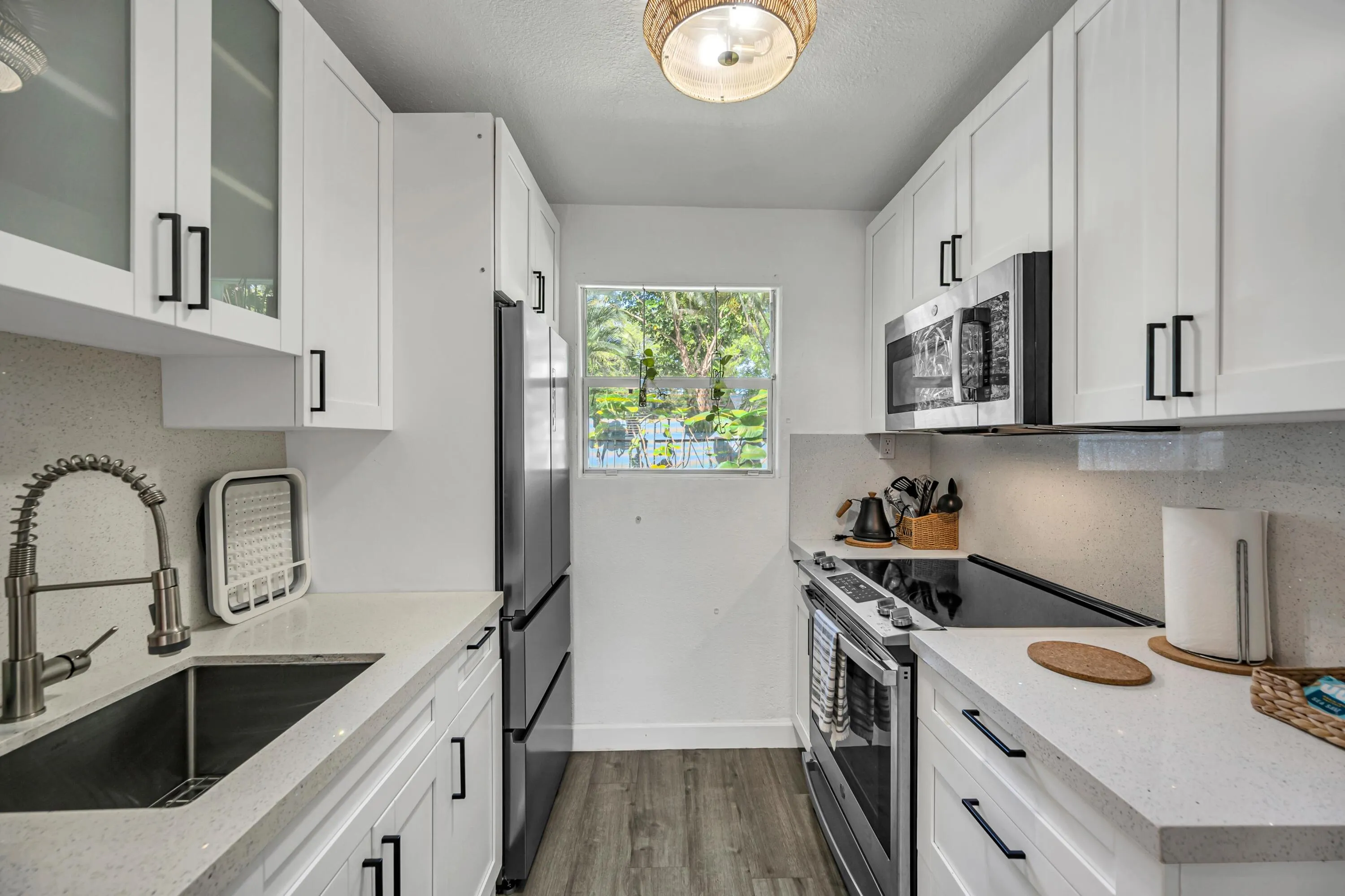 312 SW 12TH AVE--23