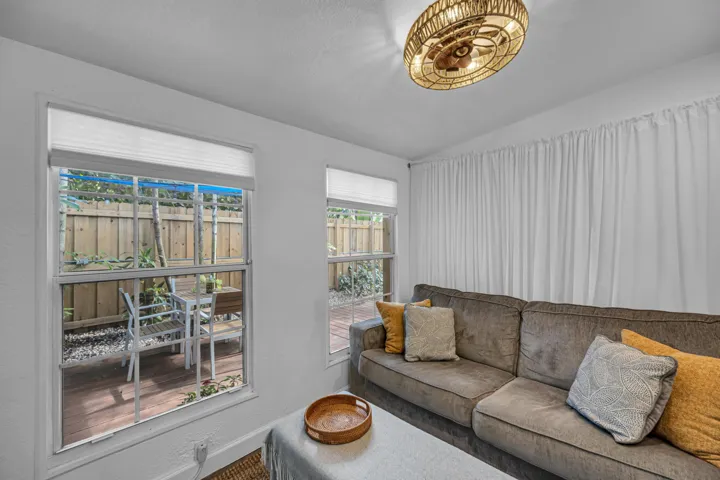 312 SW 12TH AVE--18