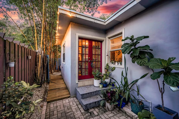 312 SW 12TH AVE--34