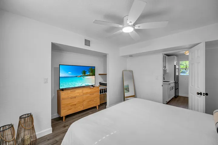 312 SW 12TH AVE--26