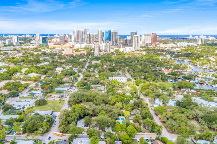 312 SW 12TH AVE--52