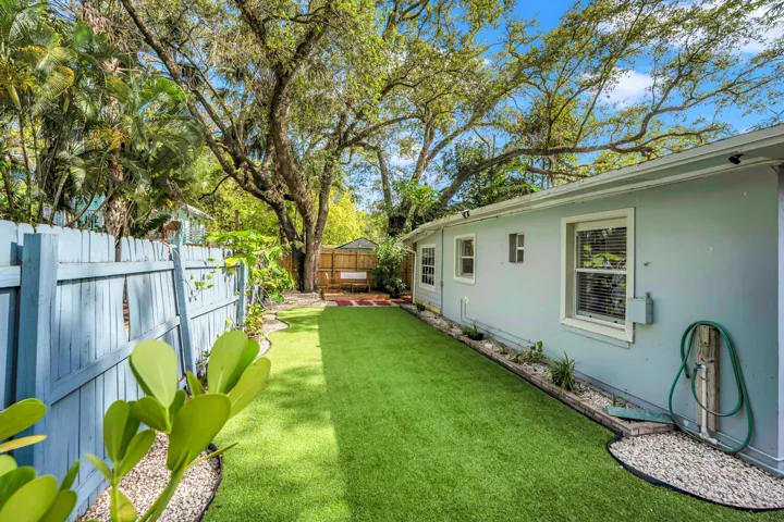 312 SW 12TH AVE--11