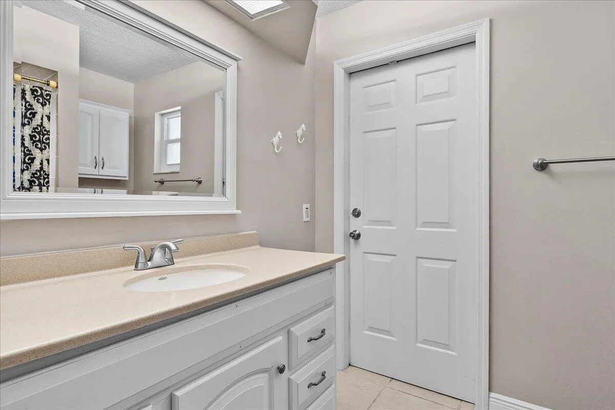 GUEST BATHROOM