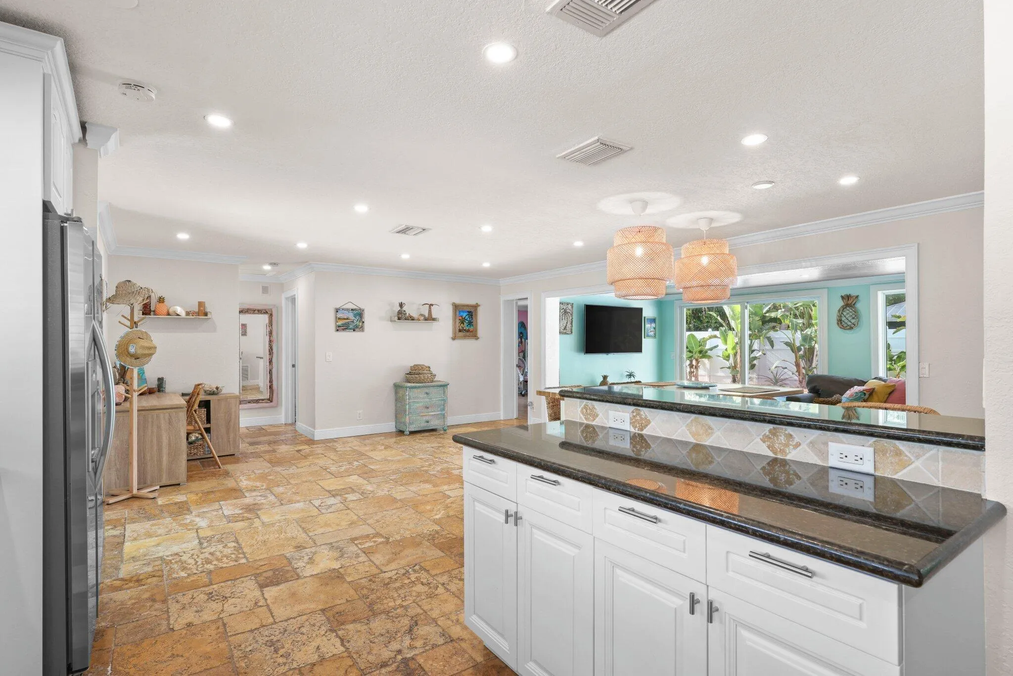 1082 Southwest 3rd St - 17.jpg-SMALL