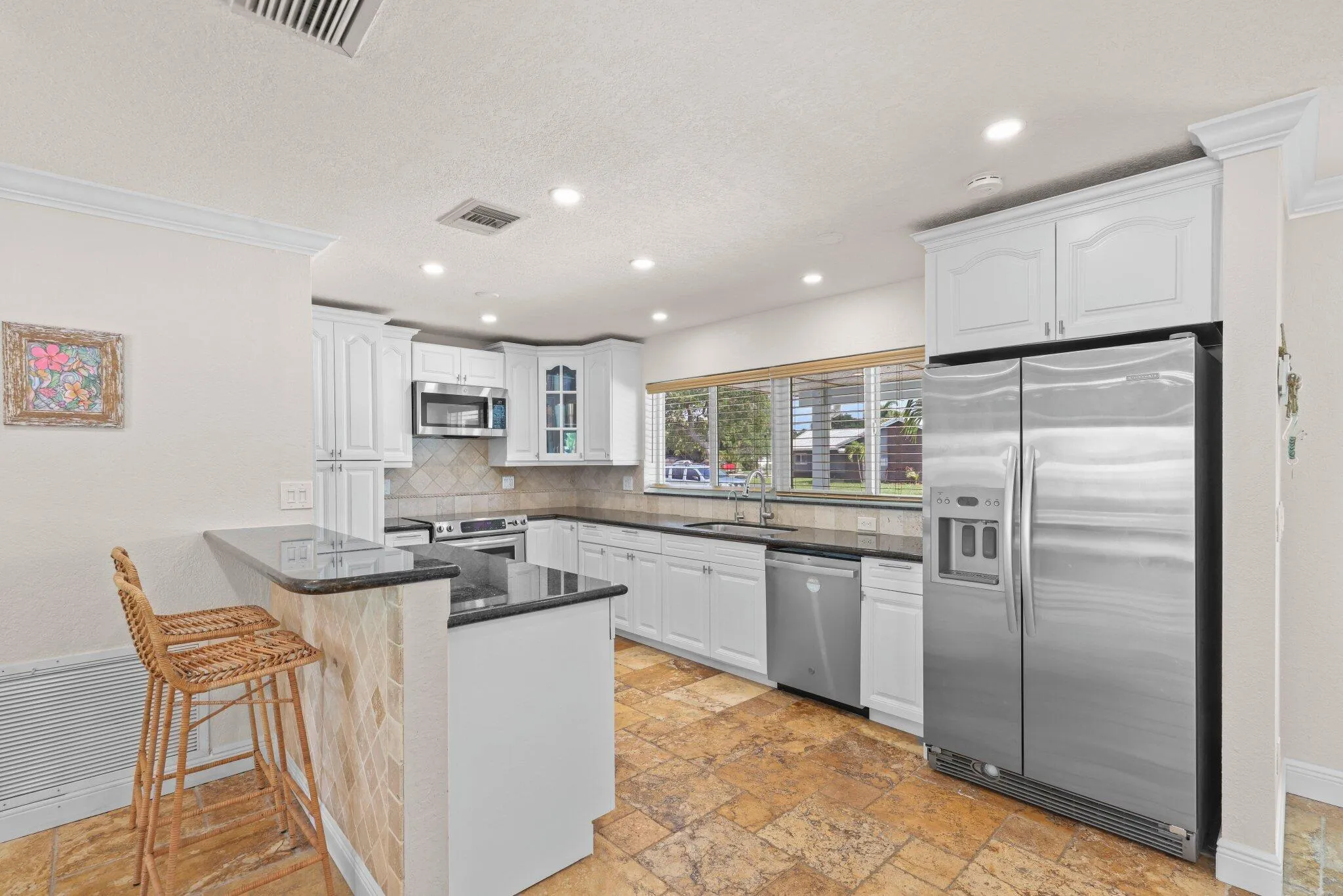 1082 Southwest 3rd St - 12.jpg-SMALL