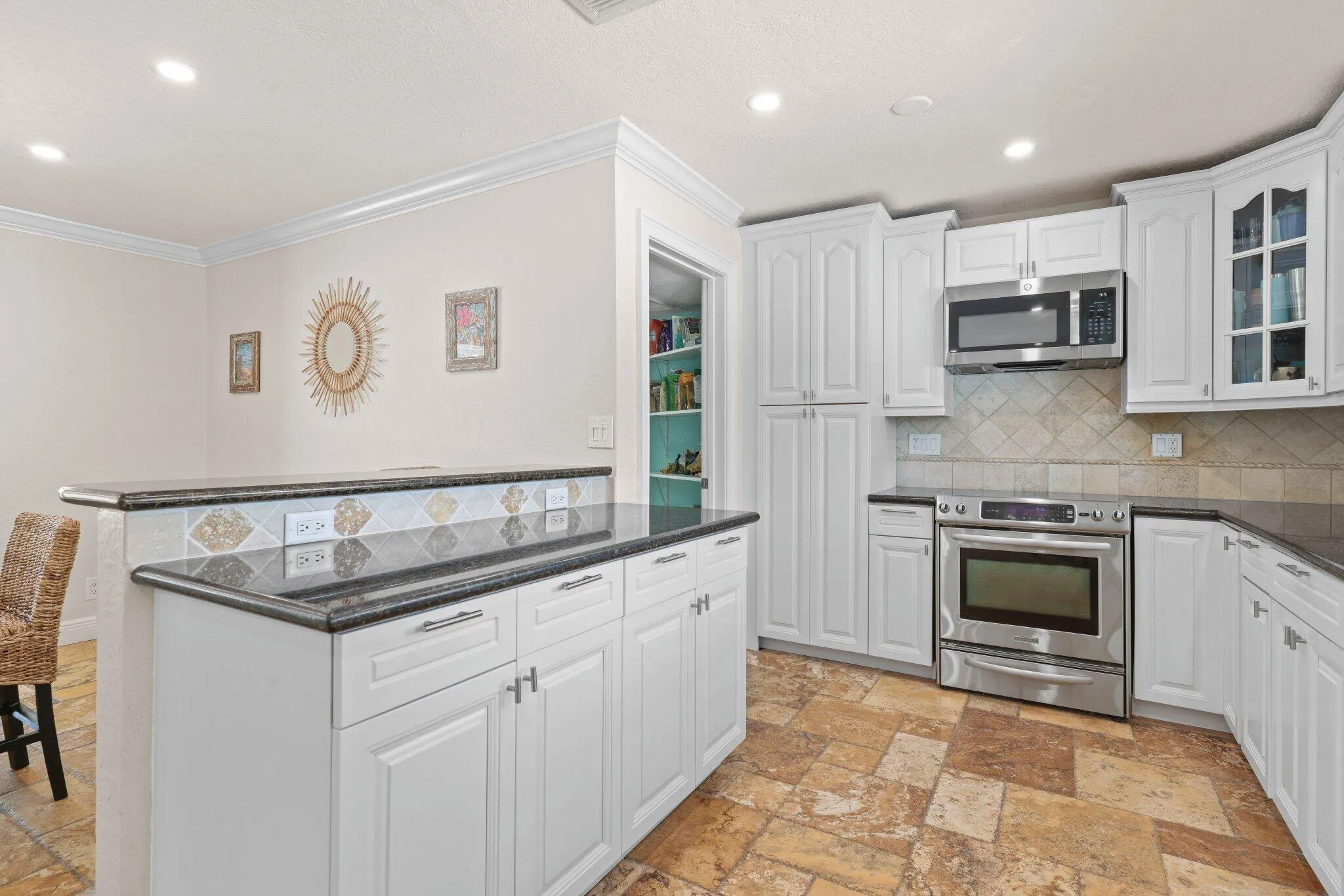 1082 Southwest 3rd St - 15.jpg-SMALL