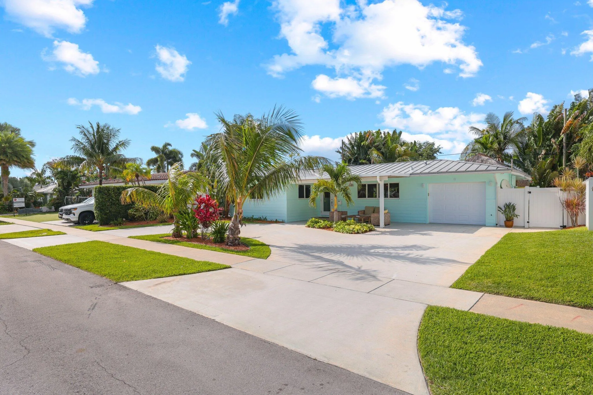 1082 Southwest 3rd St - 2.jpg-SMALL