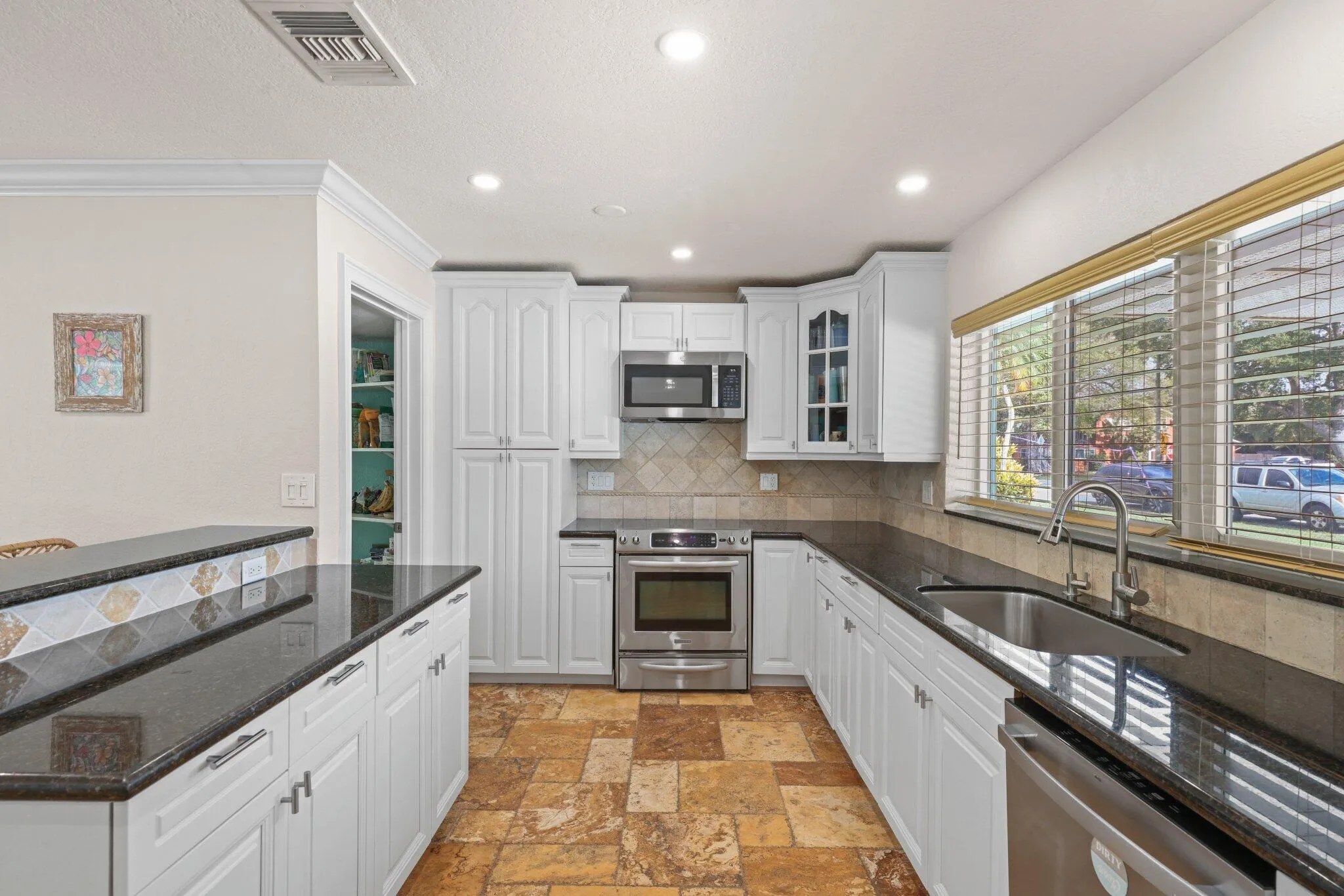1082 Southwest 3rd St - 14.jpg-SMALL