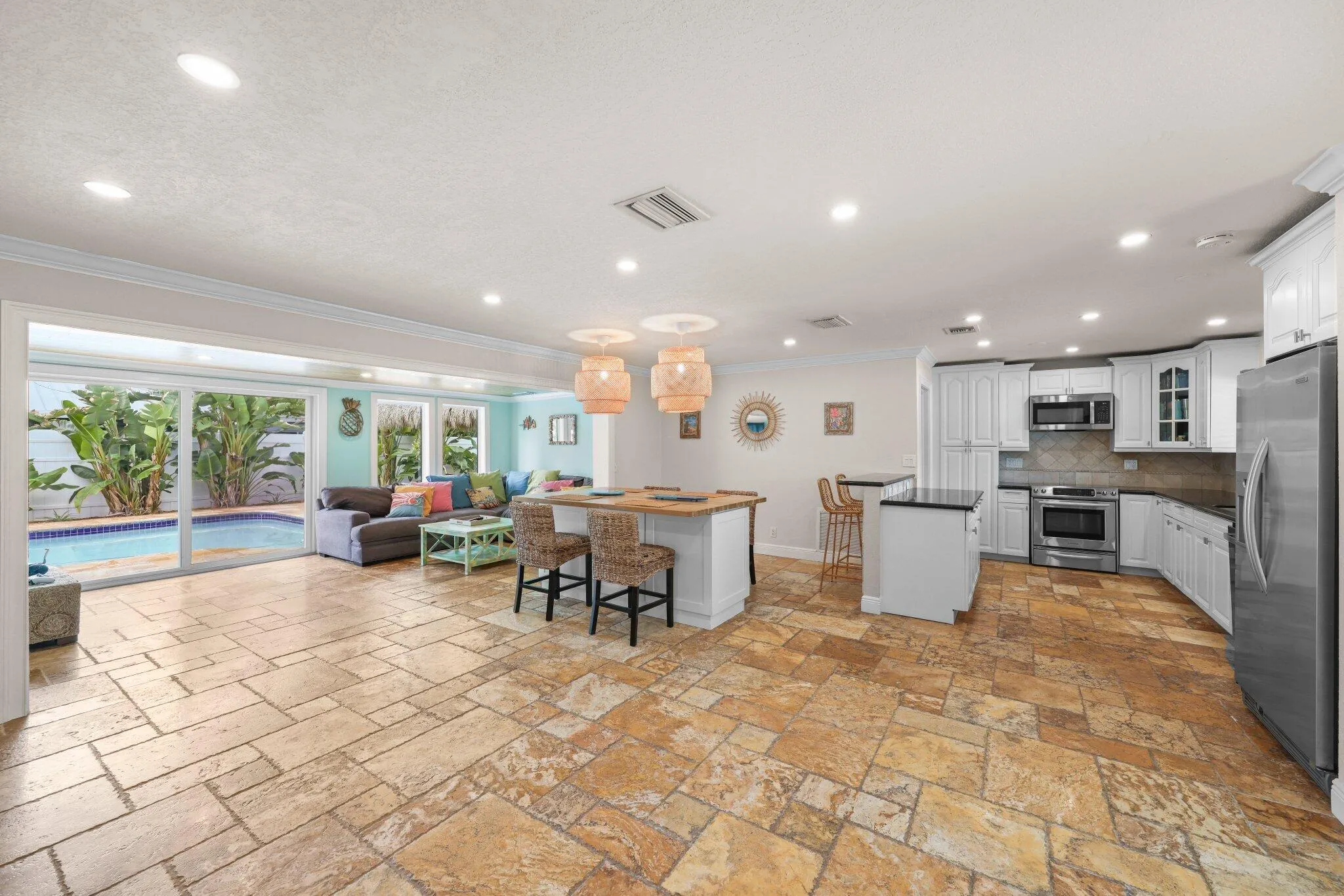 1082 Southwest 3rd St - 10.jpg-SMALL