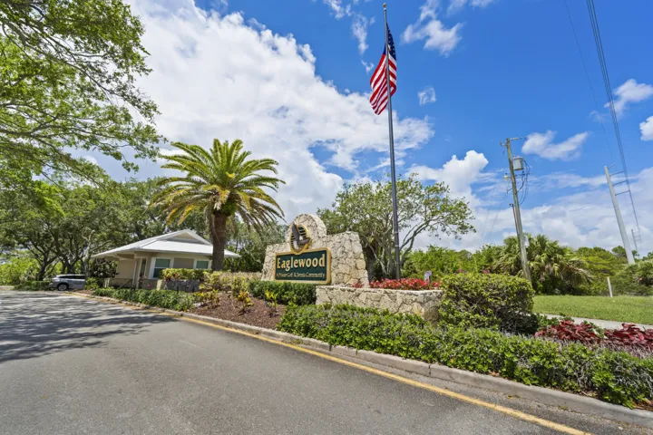 Eaglewood Entrance