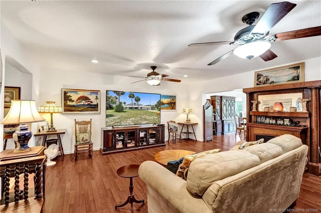 Property photo 44