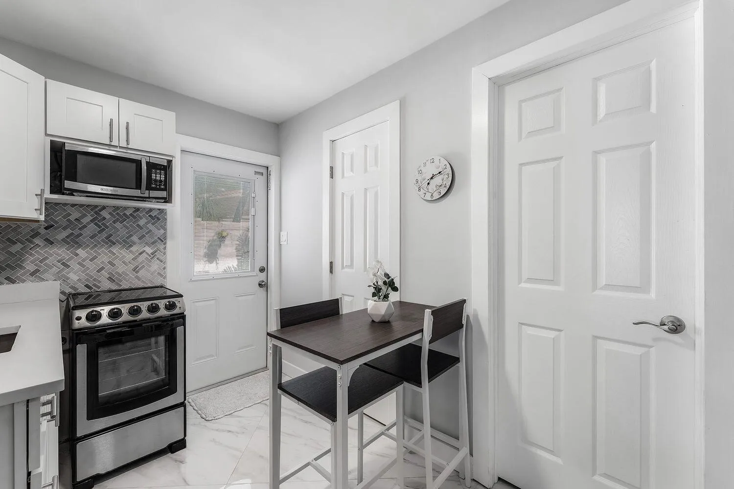 Guest Suite Kitchen