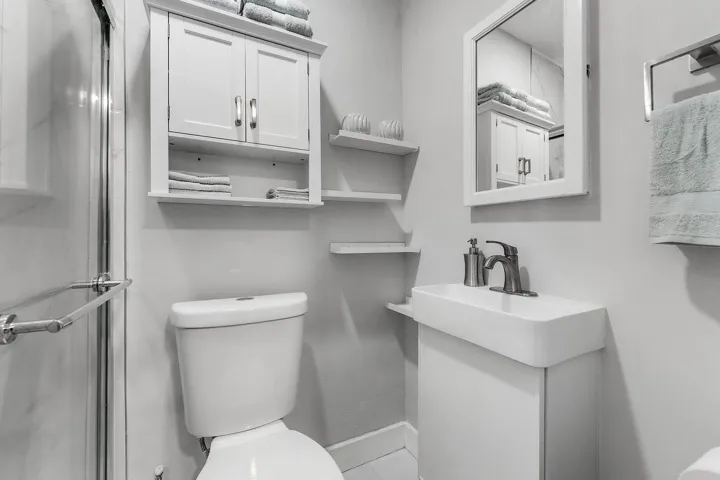 Guest Suite Bath