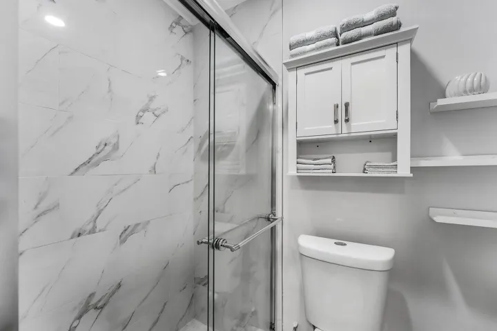 Guest Suite Bath