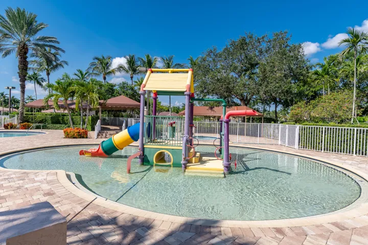 Savanna Club House