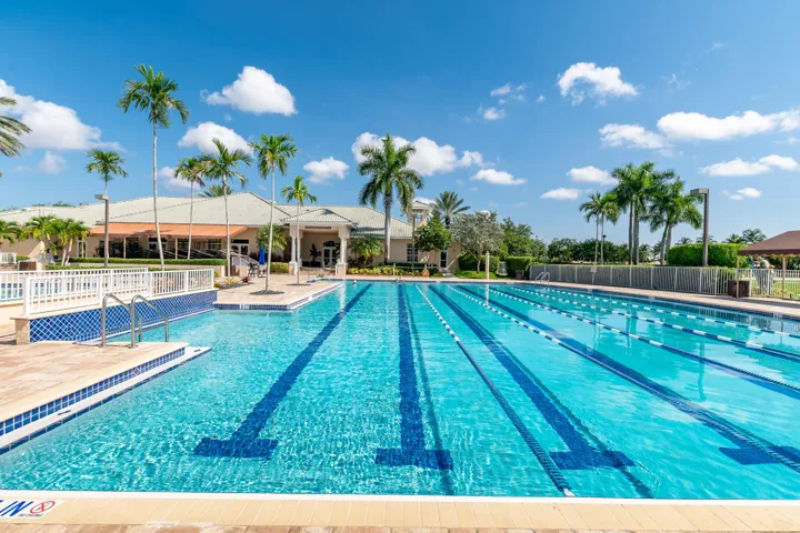 Savanna Club House