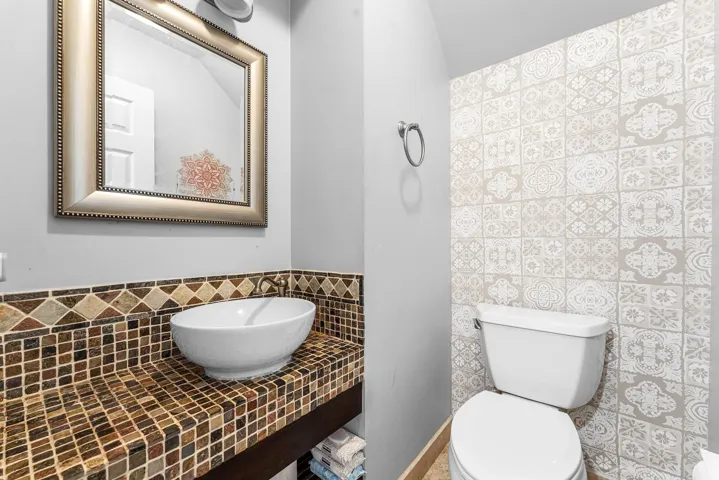HALF BATH ON MAIN LEVEL