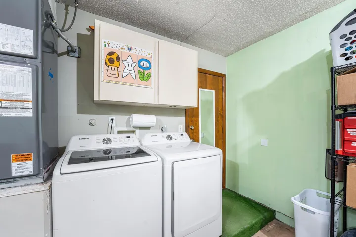 WASHER/DRYER IN GARAGE