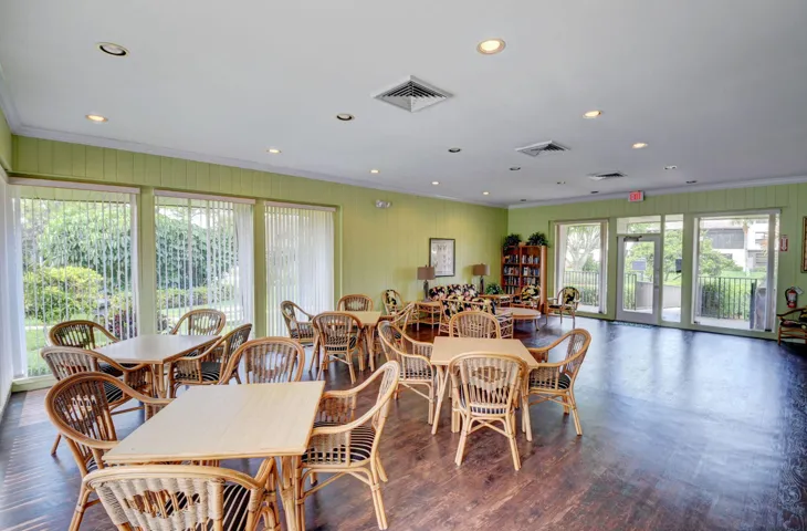 62-web-or-mls-Seagate Country Club (15)