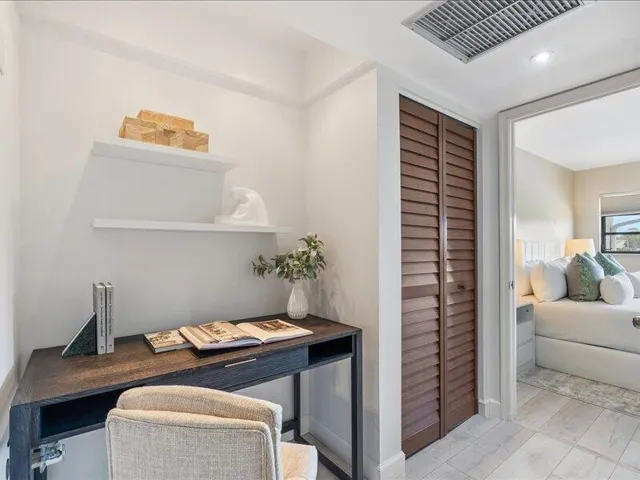 19-551 Greensward Lane #204 Delray Beach