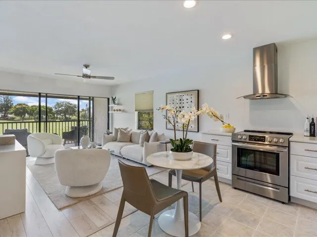 09-551 Greensward Lane #204 Delray Beach