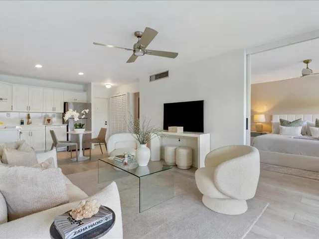 06-551 Greensward Lane #204 Delray Beach