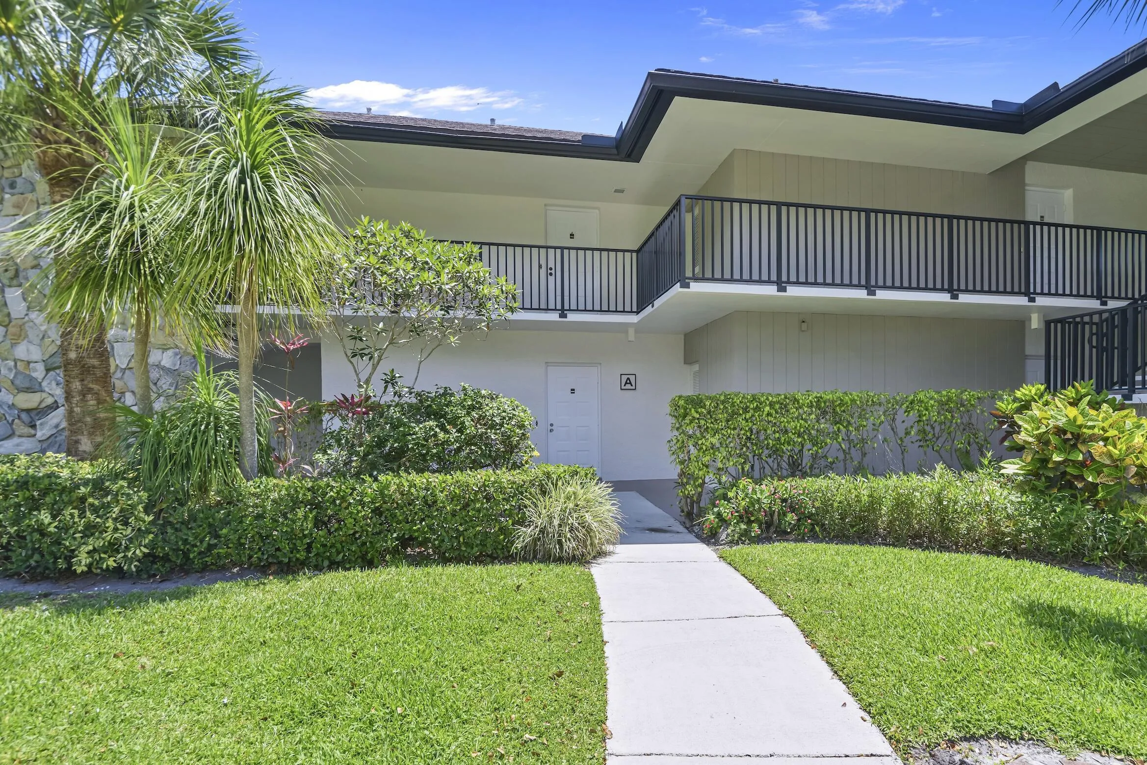 401 Greensward Ln 102 Delray -24