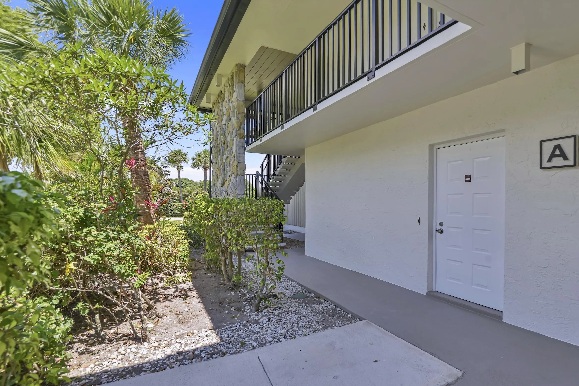 401 Greensward Ln 102 Delray -27
