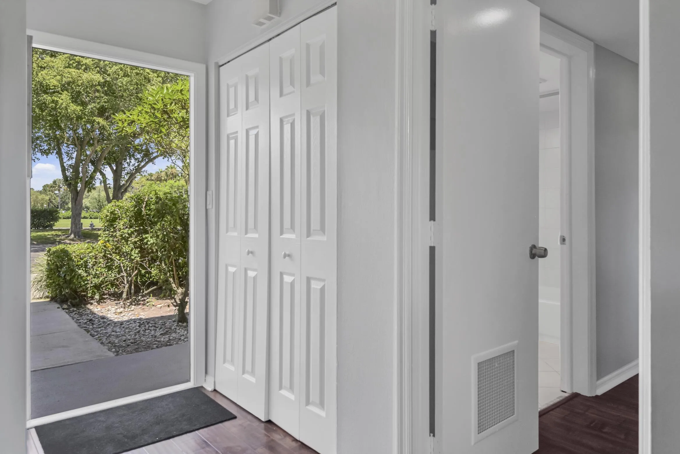 401 Greensward Ln 102 Delray -3