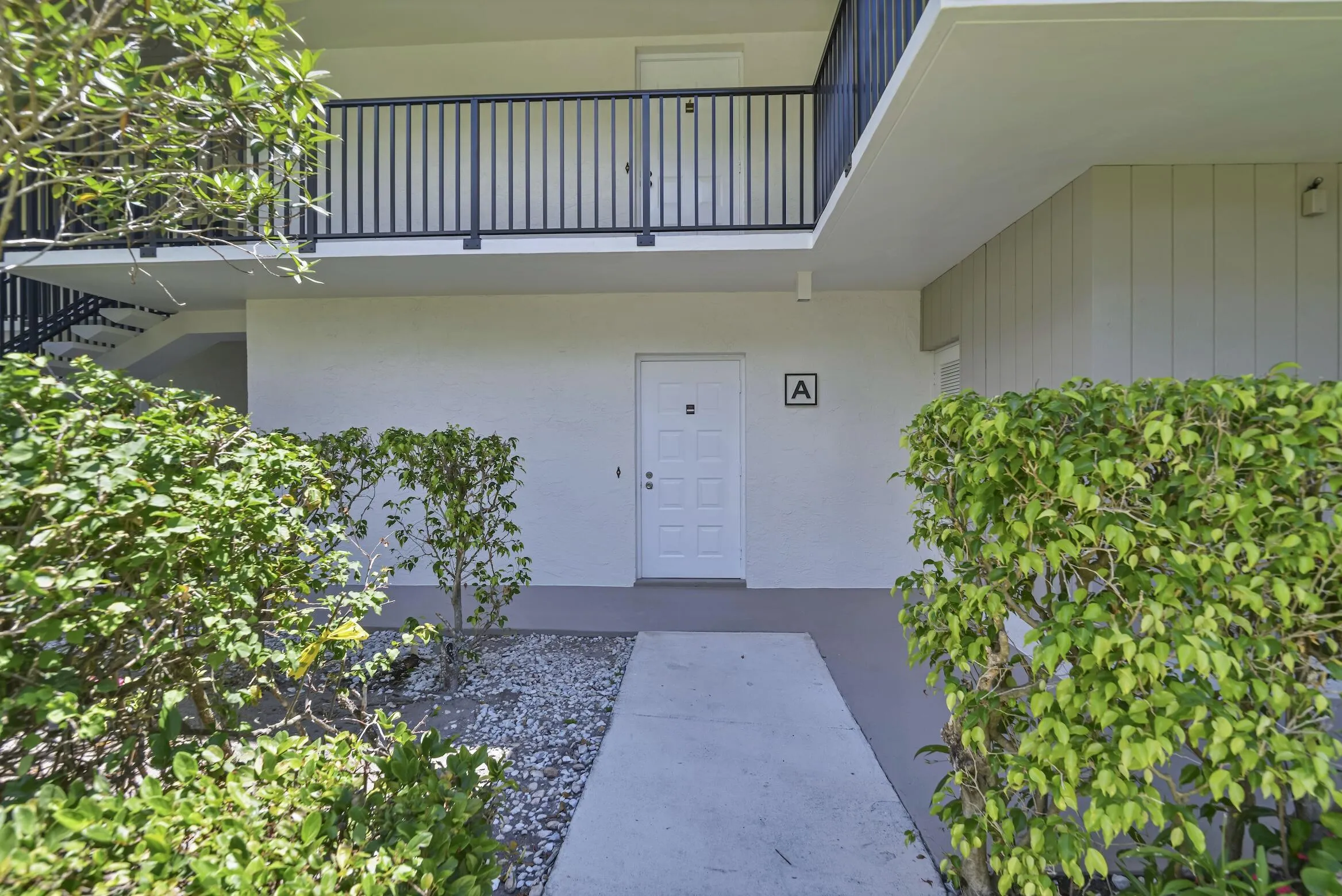 401 Greensward Ln 102 Delray -25