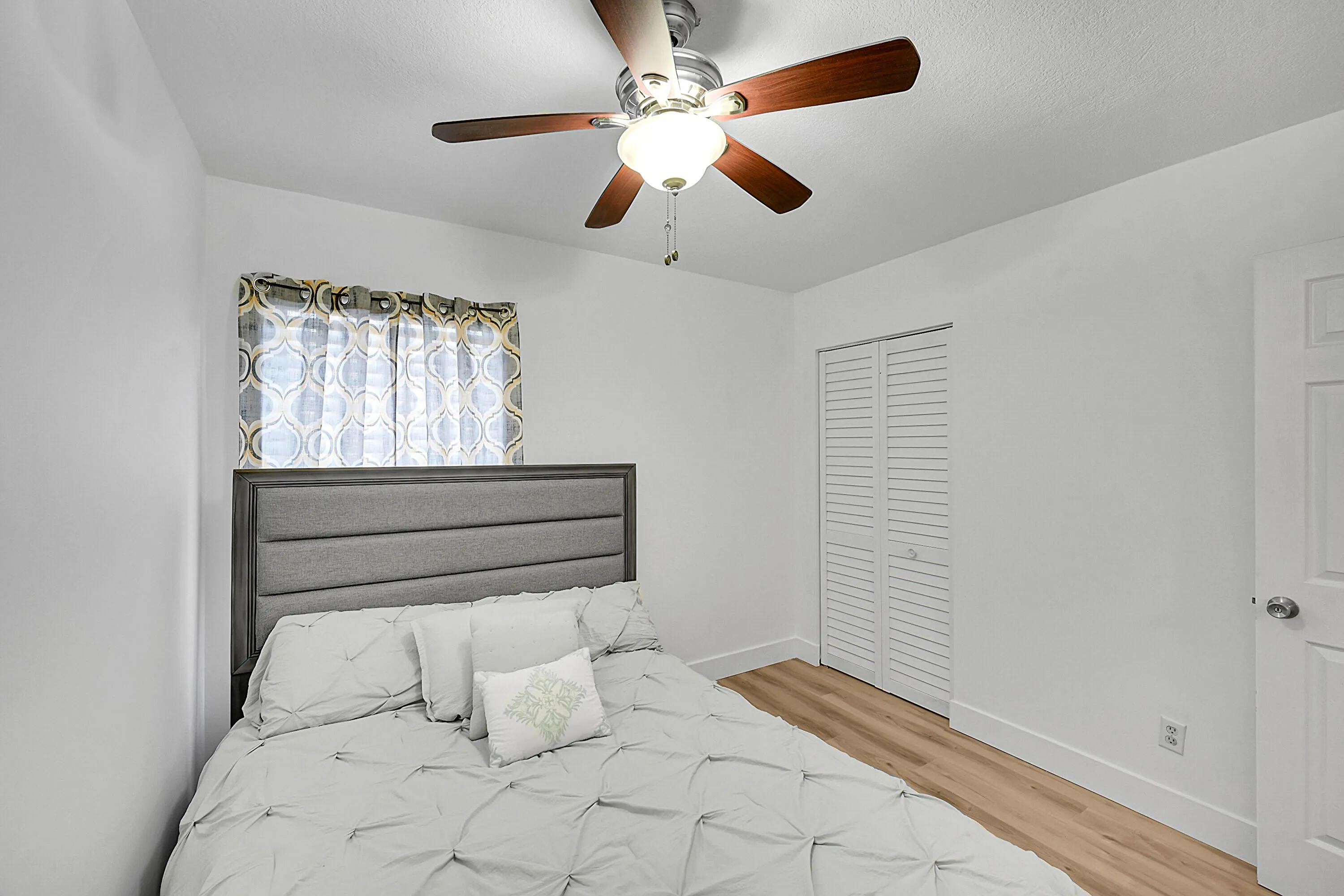 20_bedroom
