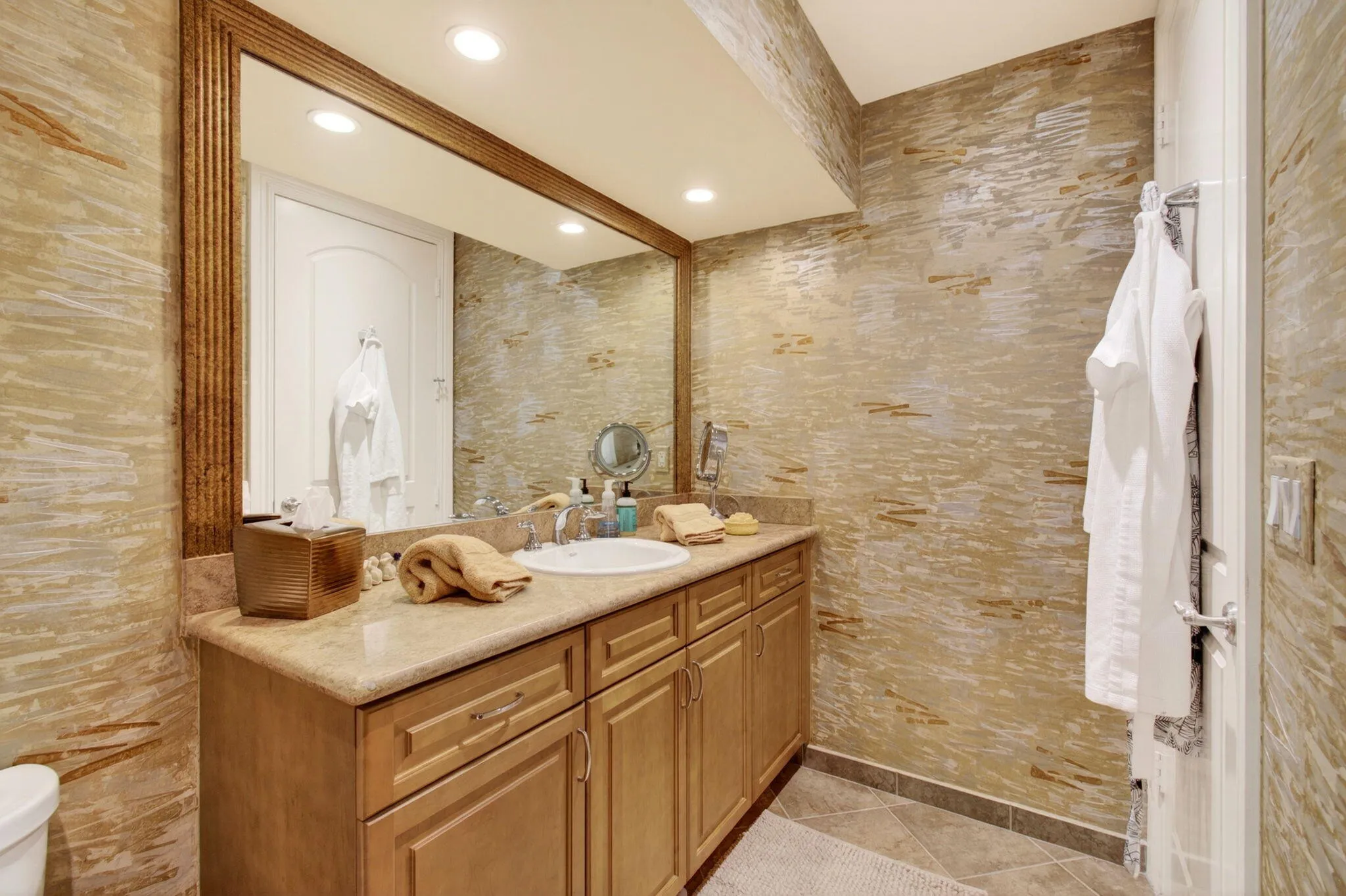 Guest Bath3