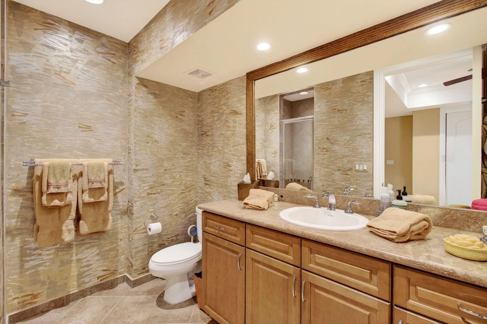 Guest Bathroom3
