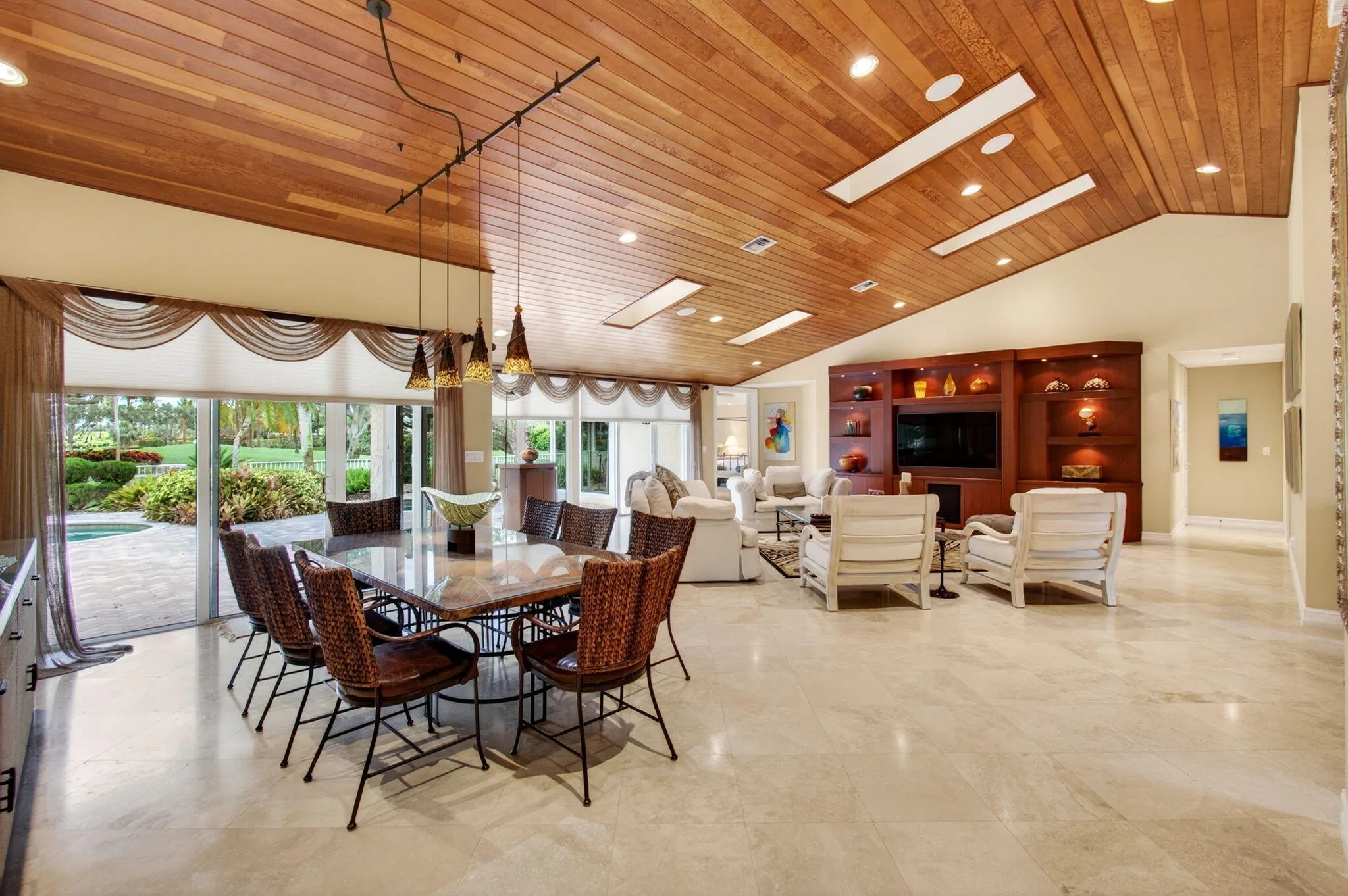 GREAT ROOM / DINING