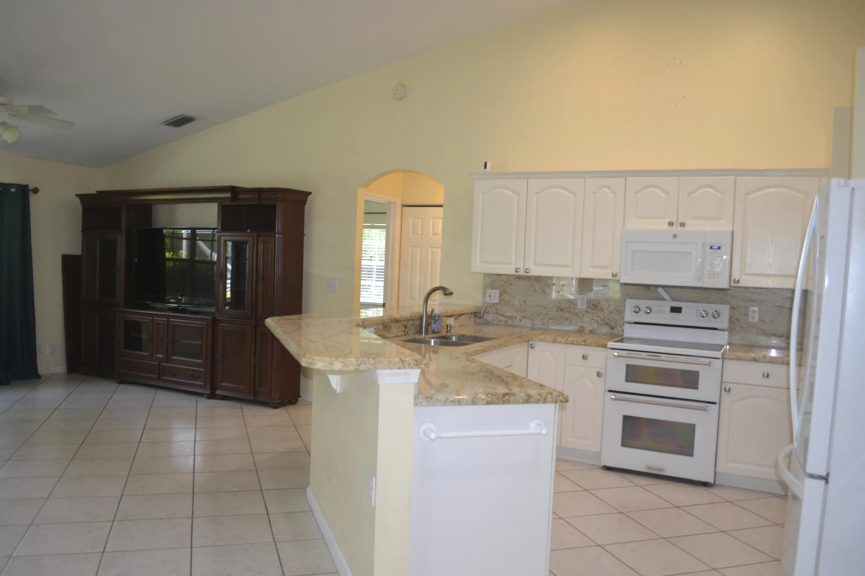 Kitchen open Family rm