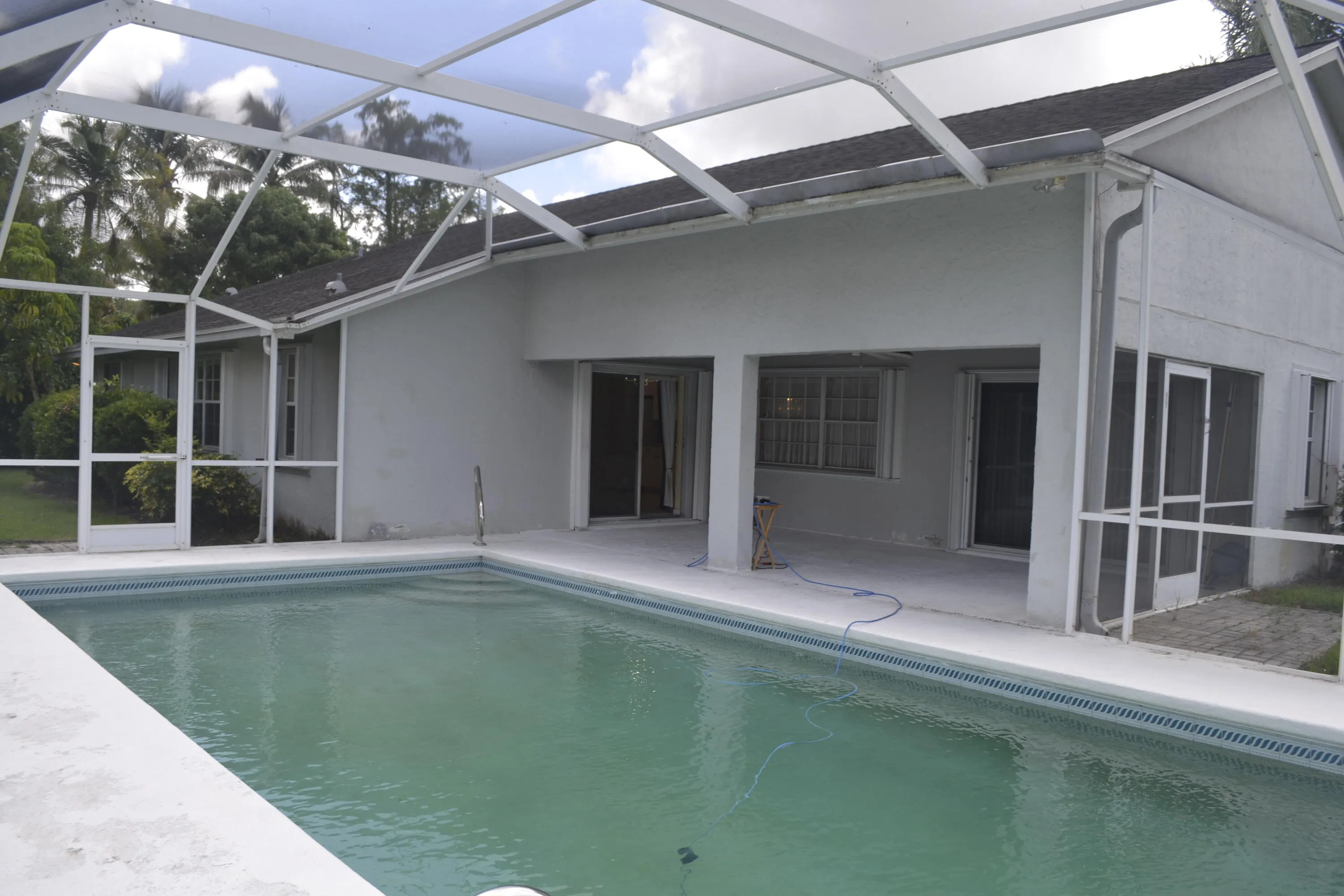 Pool Patio screen enclosed