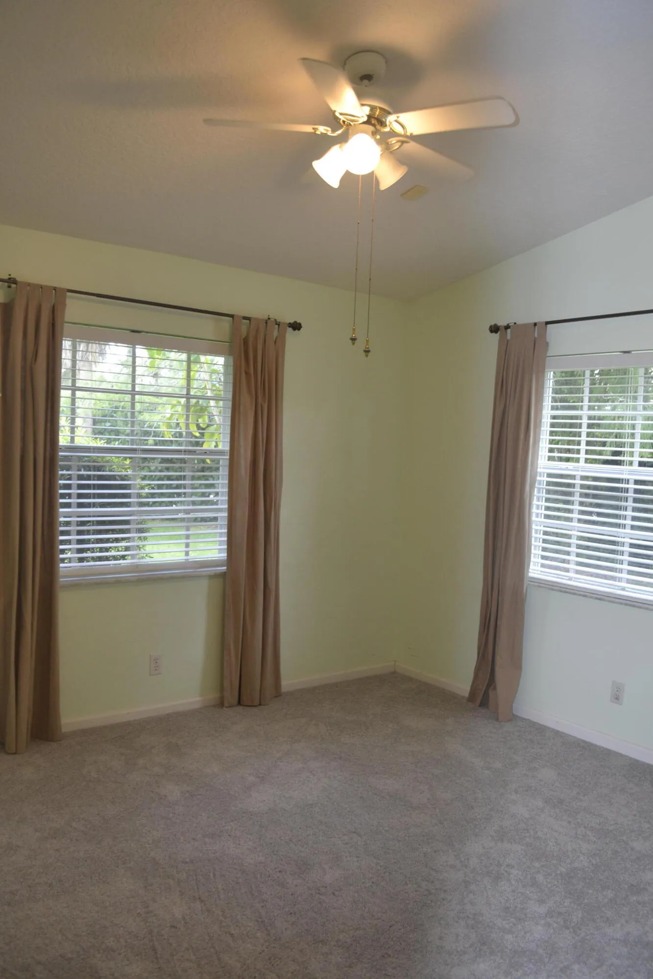 bedroom 2 Vaulted ceilng