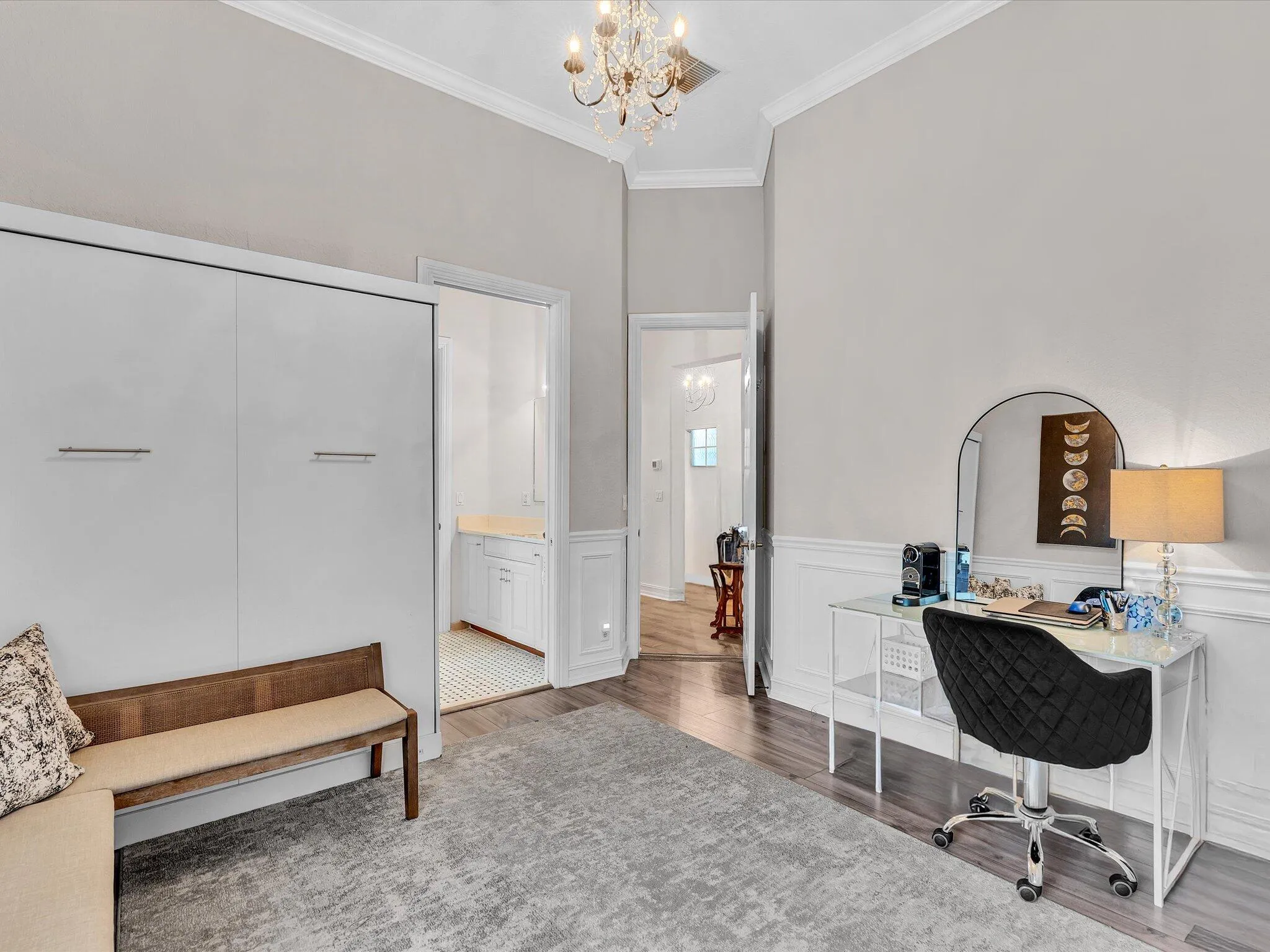 SECONDARY BETHROOM WITH AJOINING BATH
