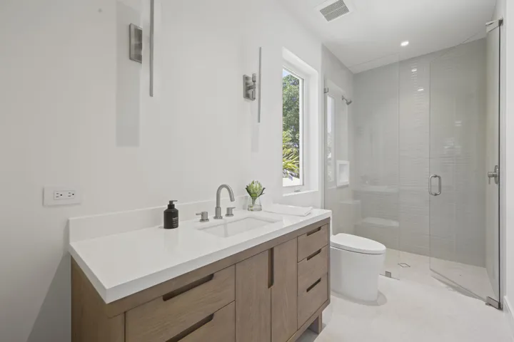 519 Southeast 4th Ave - 67.jpg-FULL