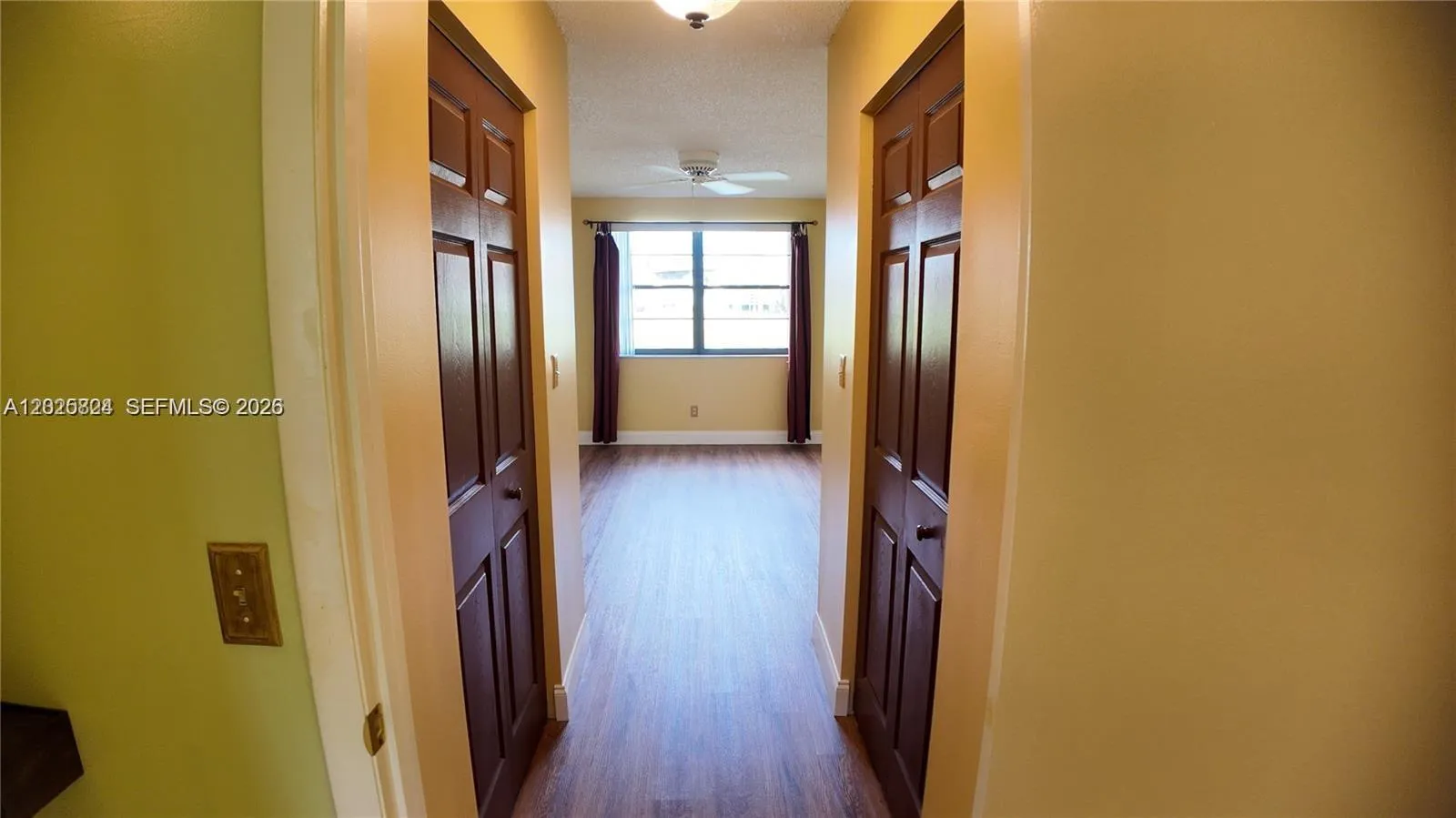 2 Closets.