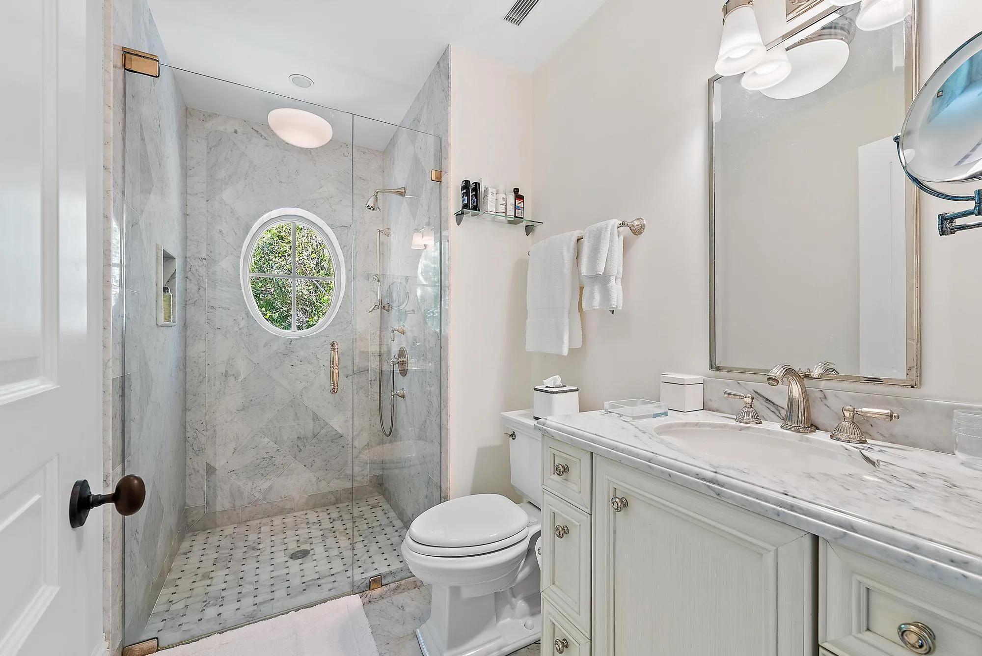 210 Emerald Ln-28