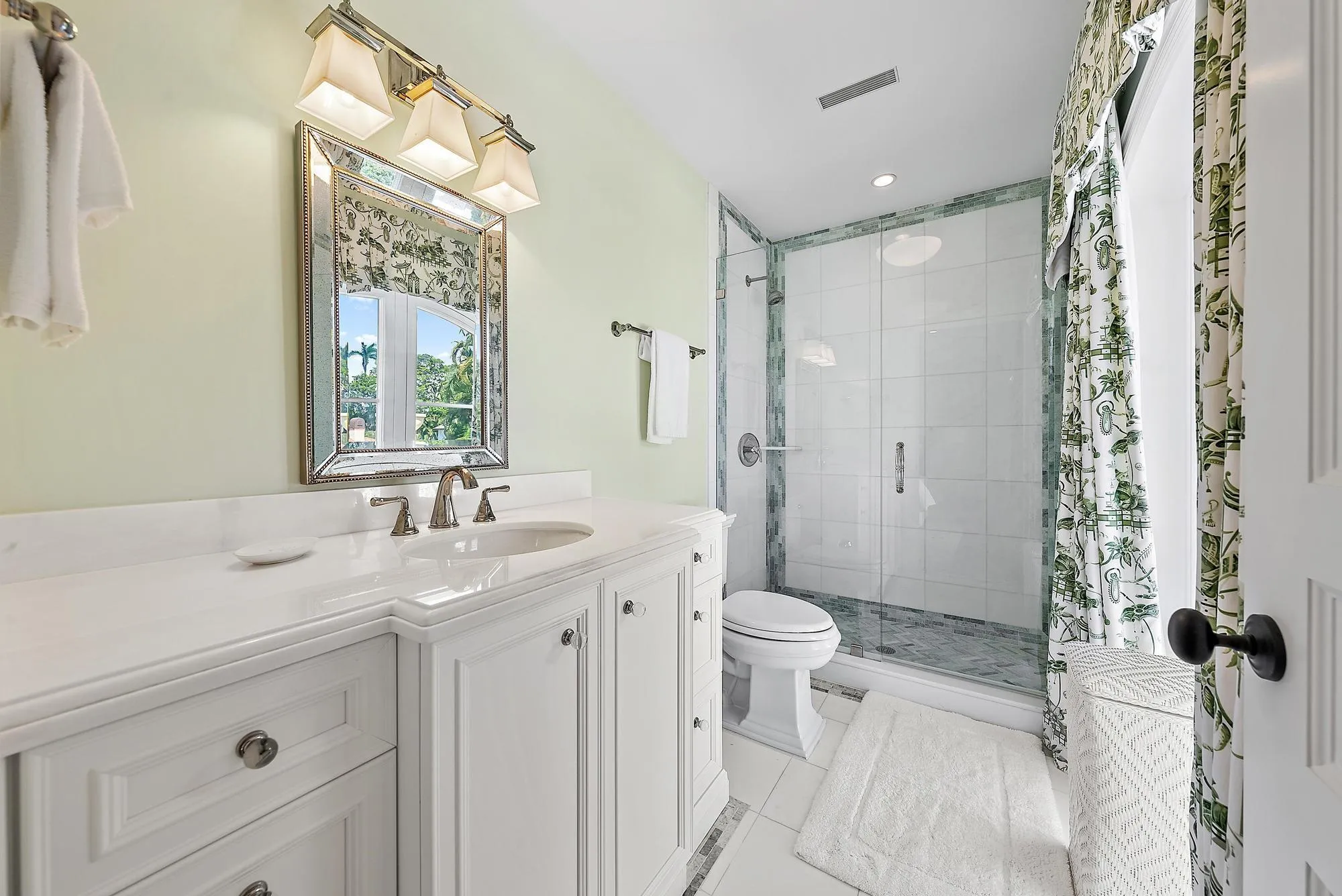 210 Emerald Ln-19