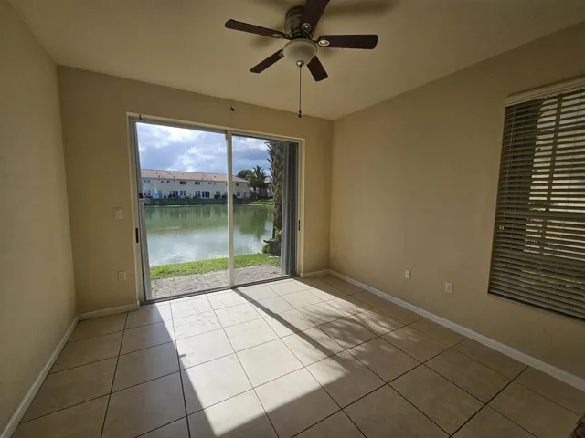 Dining Isles of Oakland Park