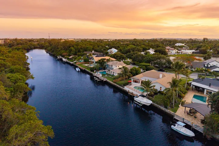 095-763CaminoLakesCircle-BocaRaton-FL-33