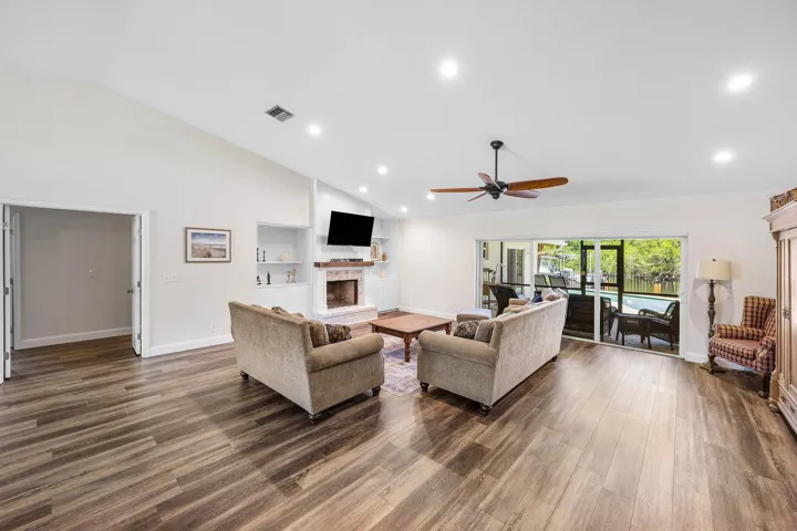 009-763CaminoLakesCircle-BocaRaton-FL-33