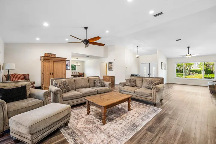 012-763CaminoLakesCircle-BocaRaton-FL-33