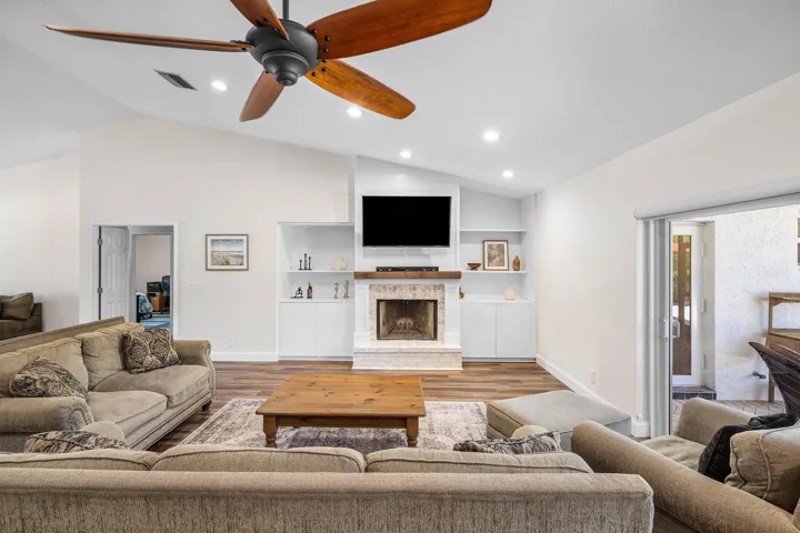 011-763CaminoLakesCircle-BocaRaton-FL-33