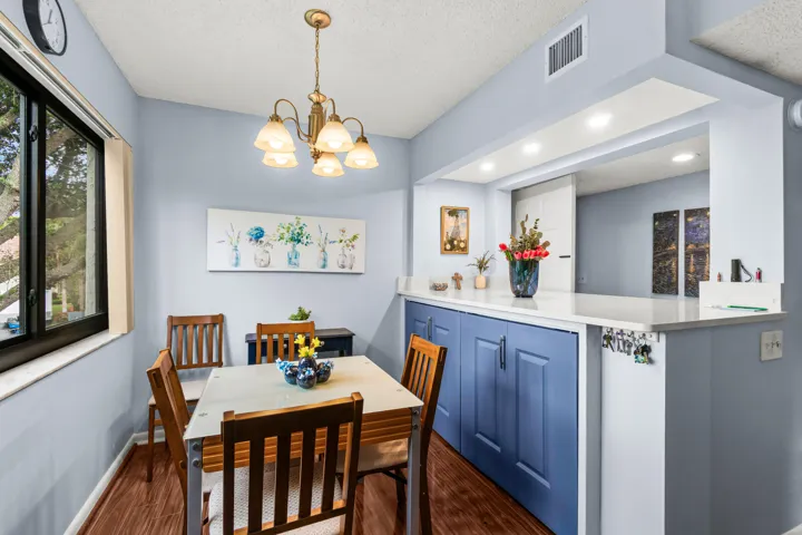 Eat in Kitchen